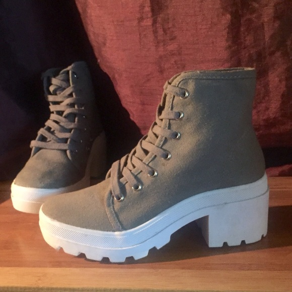 Gray canvas platform lace up chunky sneakers boots - Picture 3 of 7